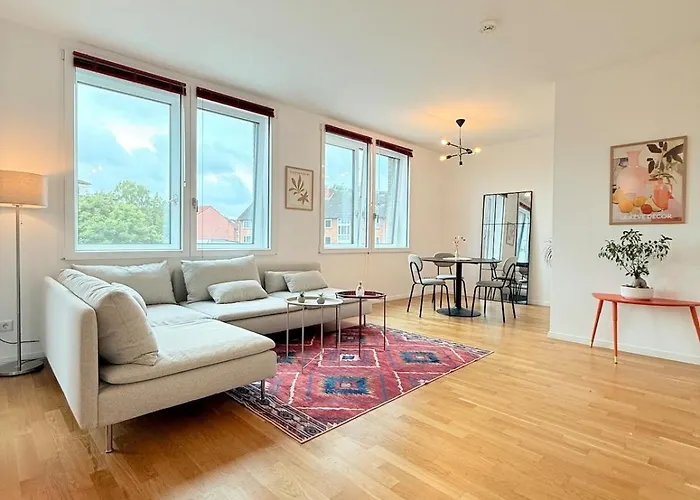 New-three Room-entire With Two Balconies & Garage, Central-fast Access To Center - Barmbek -stadtpark Apartament *