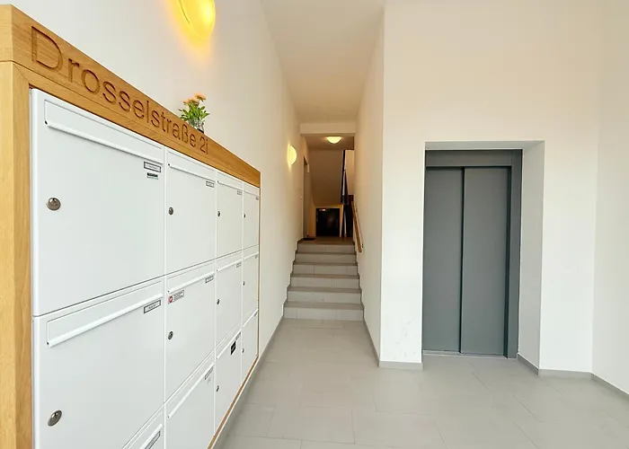 New-three Room-entire With Two Balconies & Garage, Central-fast Access To Center - Barmbek -stadtpark *