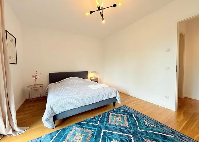 New-three Room-entire With Two Balconies & Garage, Central-fast Access To Center - Barmbek -stadtpark Apartament