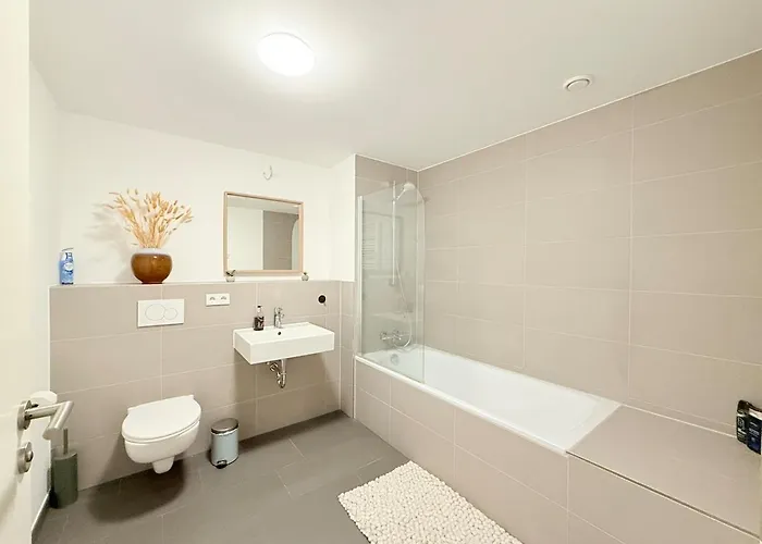 New-three Room-entire With Two Balconies & Garage, Central-fast Access To Center - Barmbek -stadtpark * Hamburg