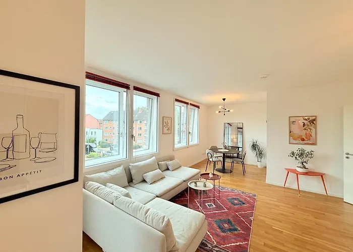 New-three Room-entire With Two Balconies & Garage, Central-fast Access To Center - Barmbek -stadtpark Apartament