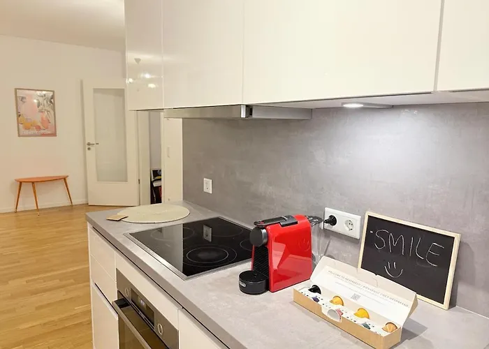 Apartament New-three Room-entire With Two Balconies & Garage, Central-fast Access To Center - Barmbek -stadtpark