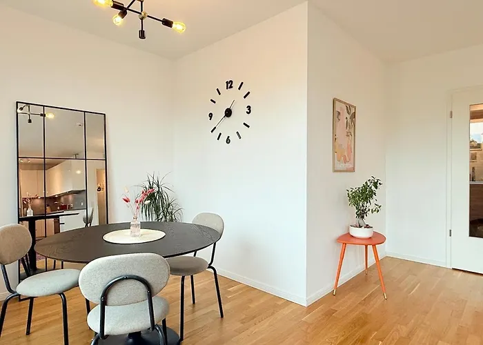 New-three Room-entire With Two Balconies & Garage, Central-fast Access To Center - Barmbek -stadtpark * Hamburg