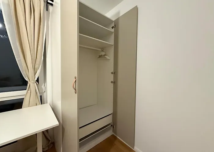 New-three Room-entire With Two Balconies & Garage, Central-fast Access To Center - Barmbek -stadtpark