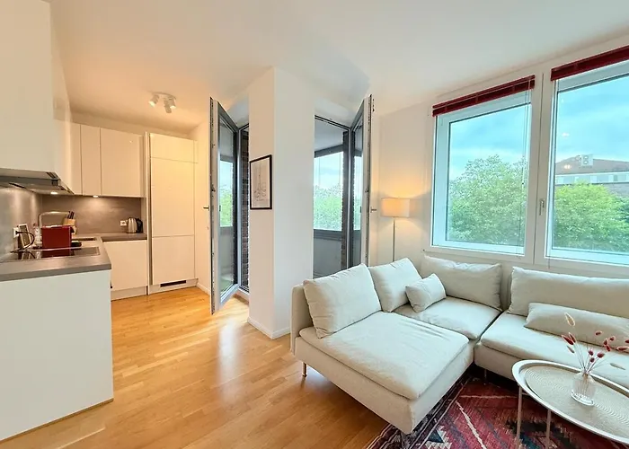 New-three Room-entire With Two Balconies & Garage, Central-fast Access To Center - Barmbek -stadtpark Apartament