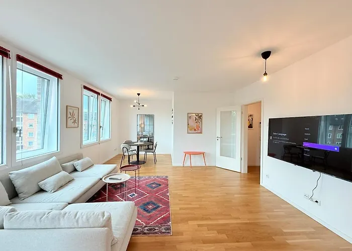 New-three Room-entire With Two Balconies & Garage, Central-fast Access To Center - Barmbek -stadtpark Hamburg