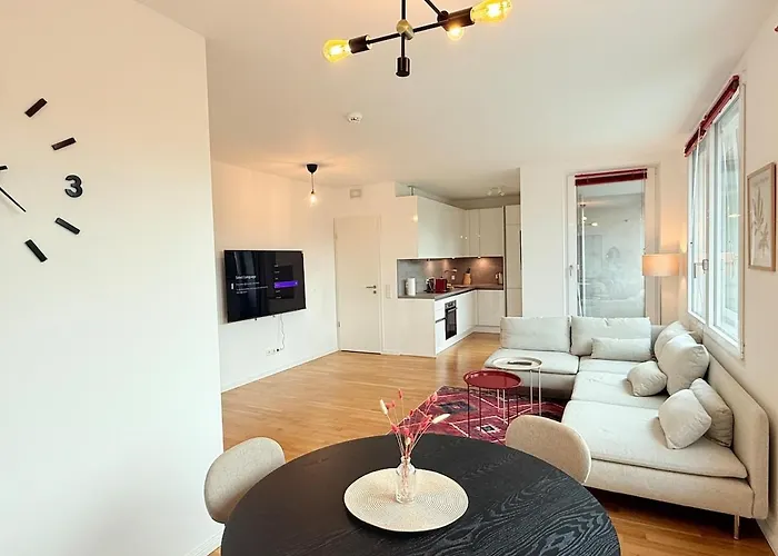 New-three Room-entire With Two Balconies & Garage, Central-fast Access To Center - Barmbek -stadtpark Hamburg
