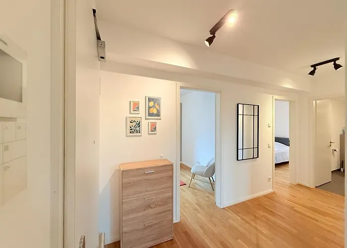 Apartament New-three Room-entire With Two Balconies & Garage, Central-fast Access To Center - Barmbek -stadtpark *