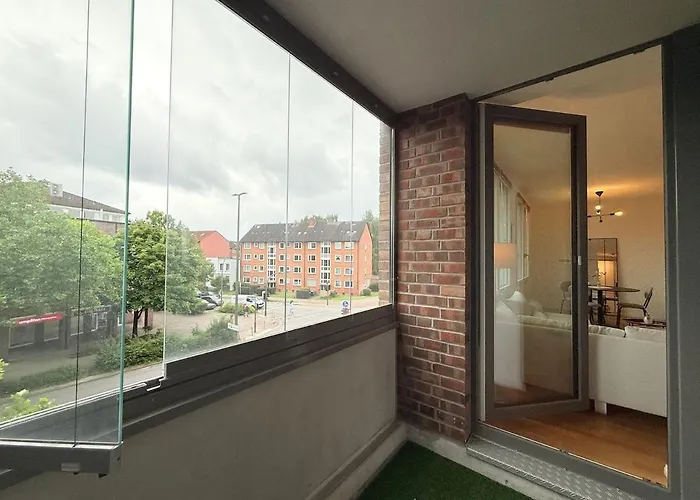 New-three Room-entire With Two Balconies & Garage, Central-fast Access To Center - Barmbek -stadtpark Apartament *